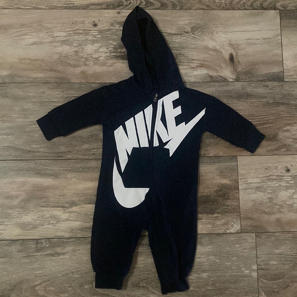 Nike Baby Hooded Black/White Zipped Romper with Pockets Size 6 months